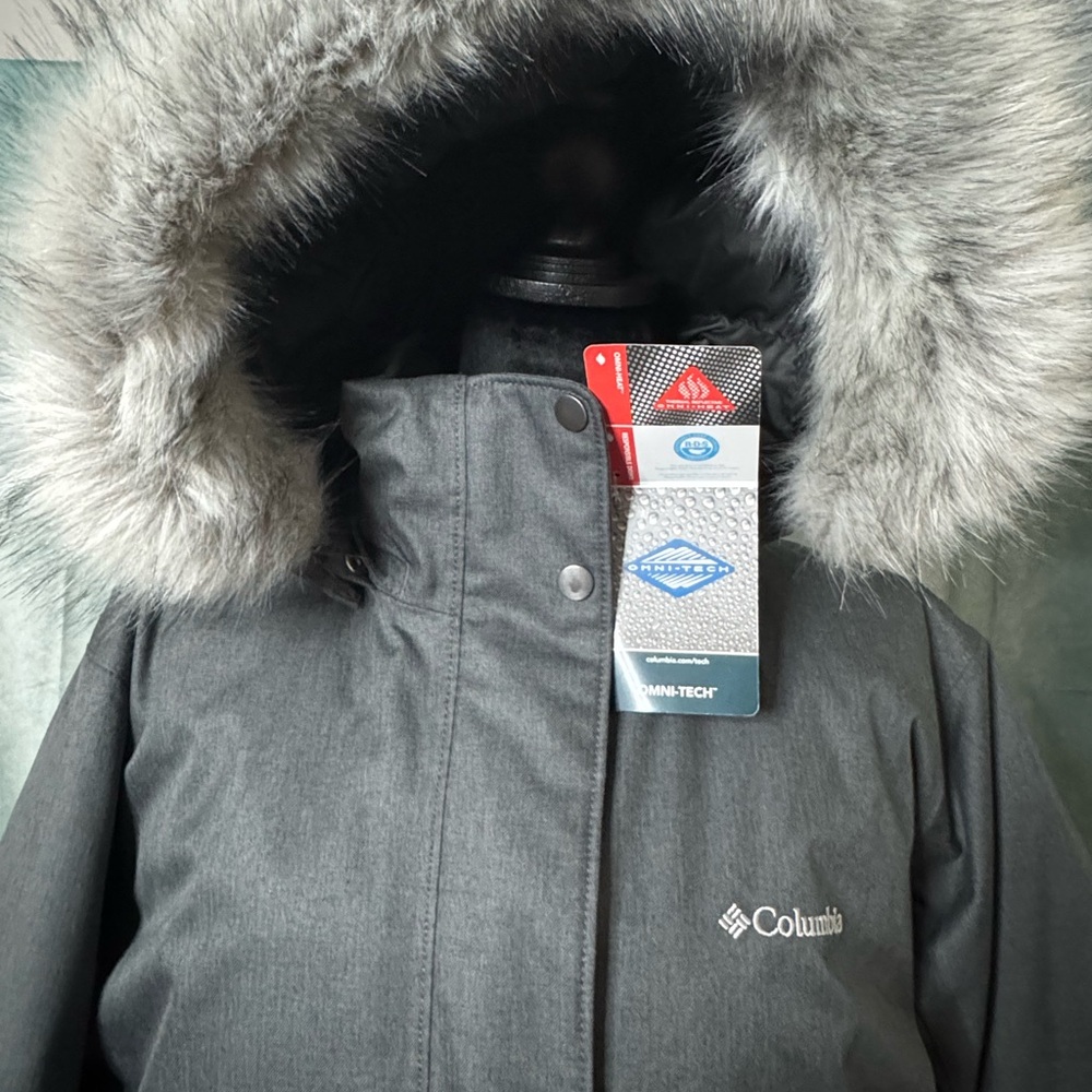 Columbia sz XXL Gray Parka with Faux Fur Hood